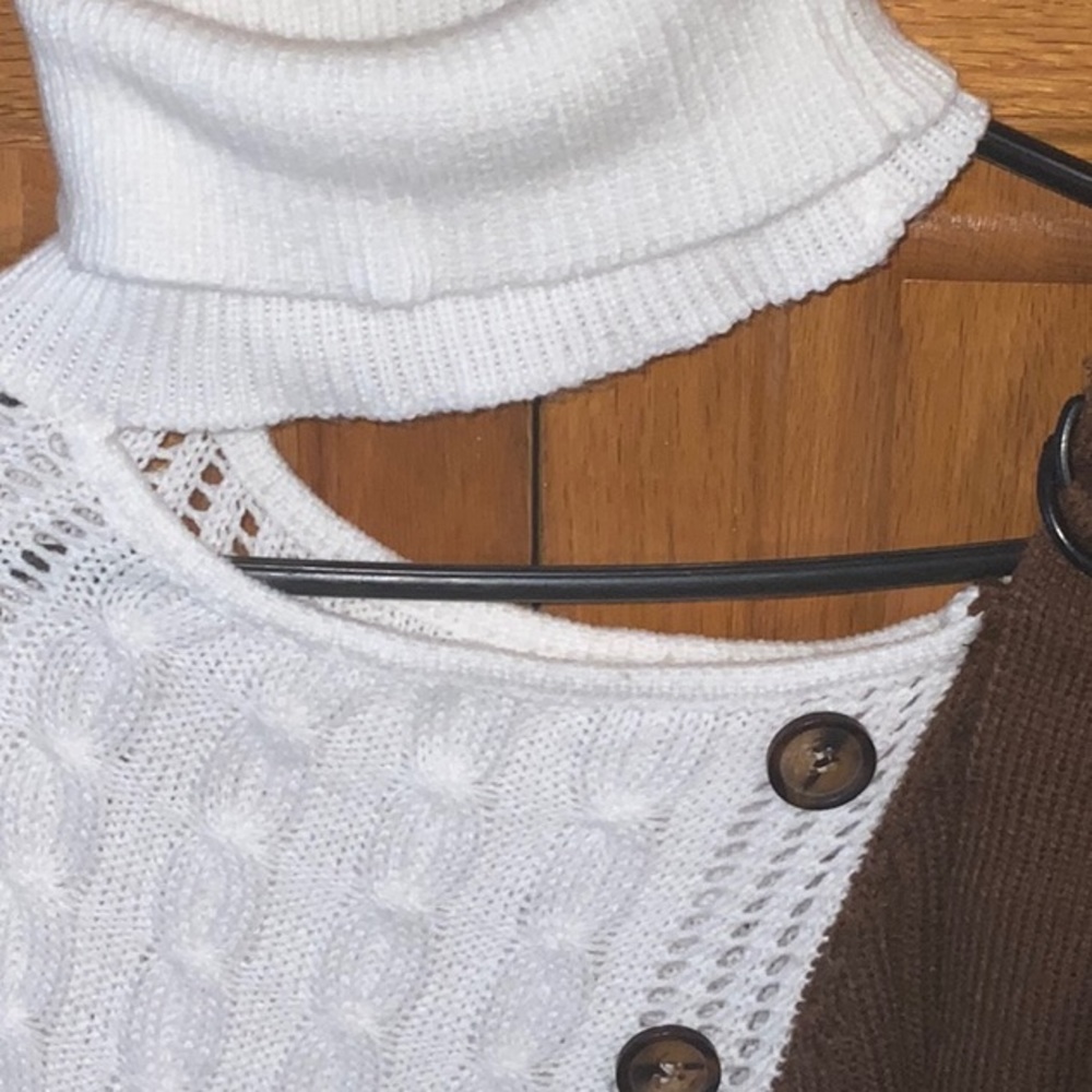 Women beautiful sweater/turtleneck with one side strap - Picture 3 of 8